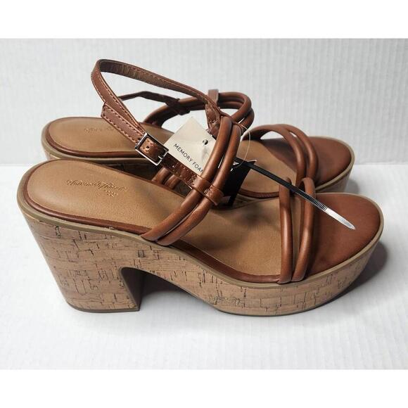 Universal Thread Shoes Womens Size 10 Brown Cognac Platform Memory Foam Sandals - Picture 2 of 8